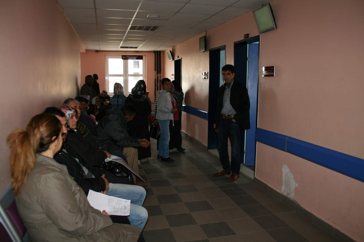 Kars\'ta Doktorlar İş Bıraktı