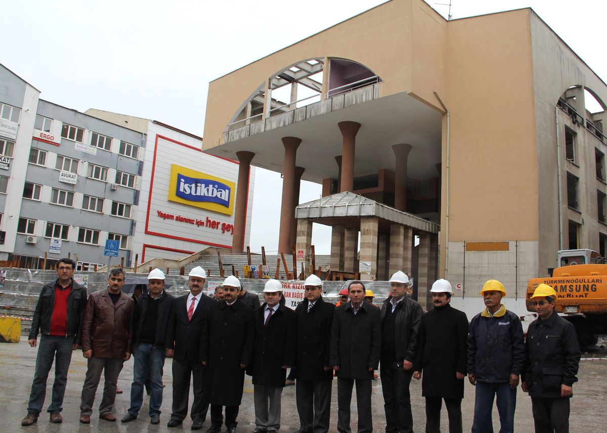 Kültür Sitesi Yıkımına Başlandı