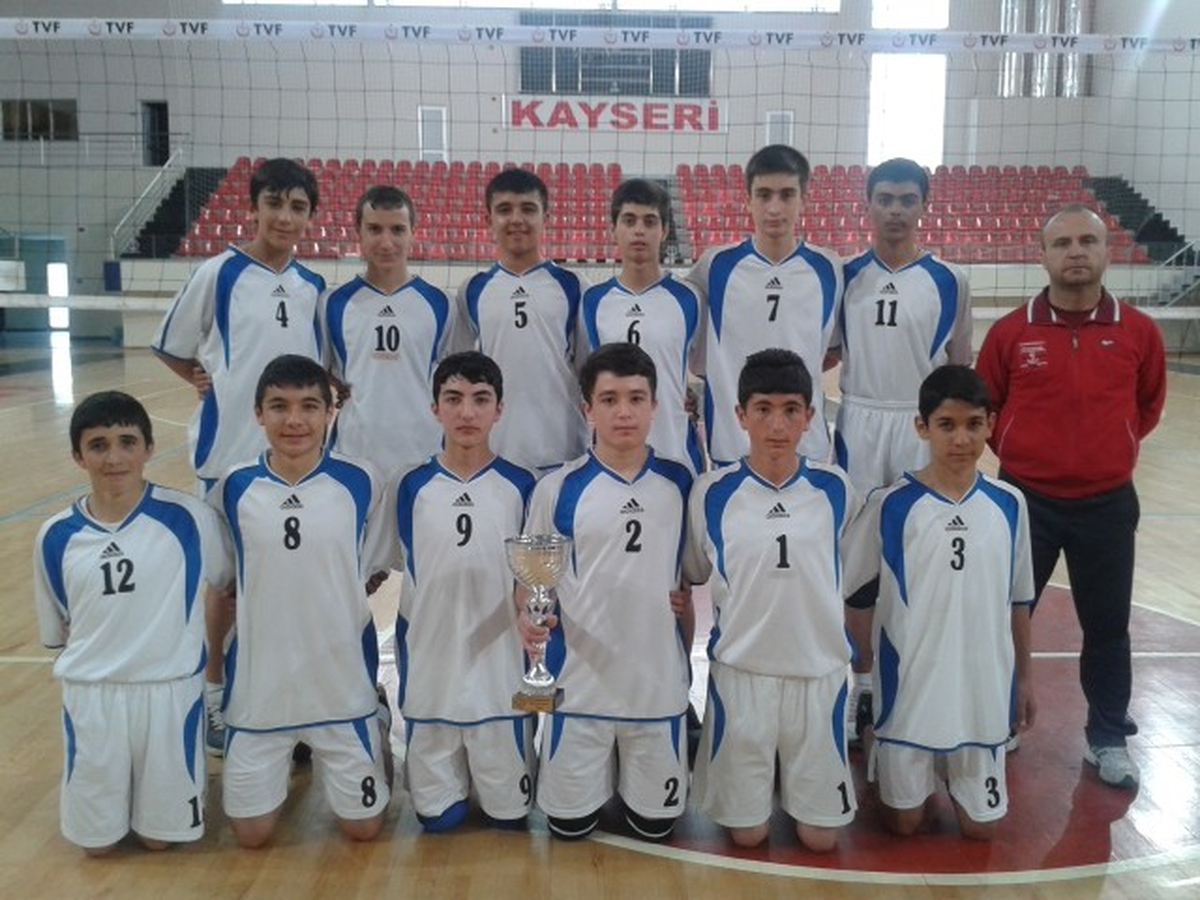 Melikgazi Belediyespor Yaş Grubu Voleybol Takımı Adıyaman\'da