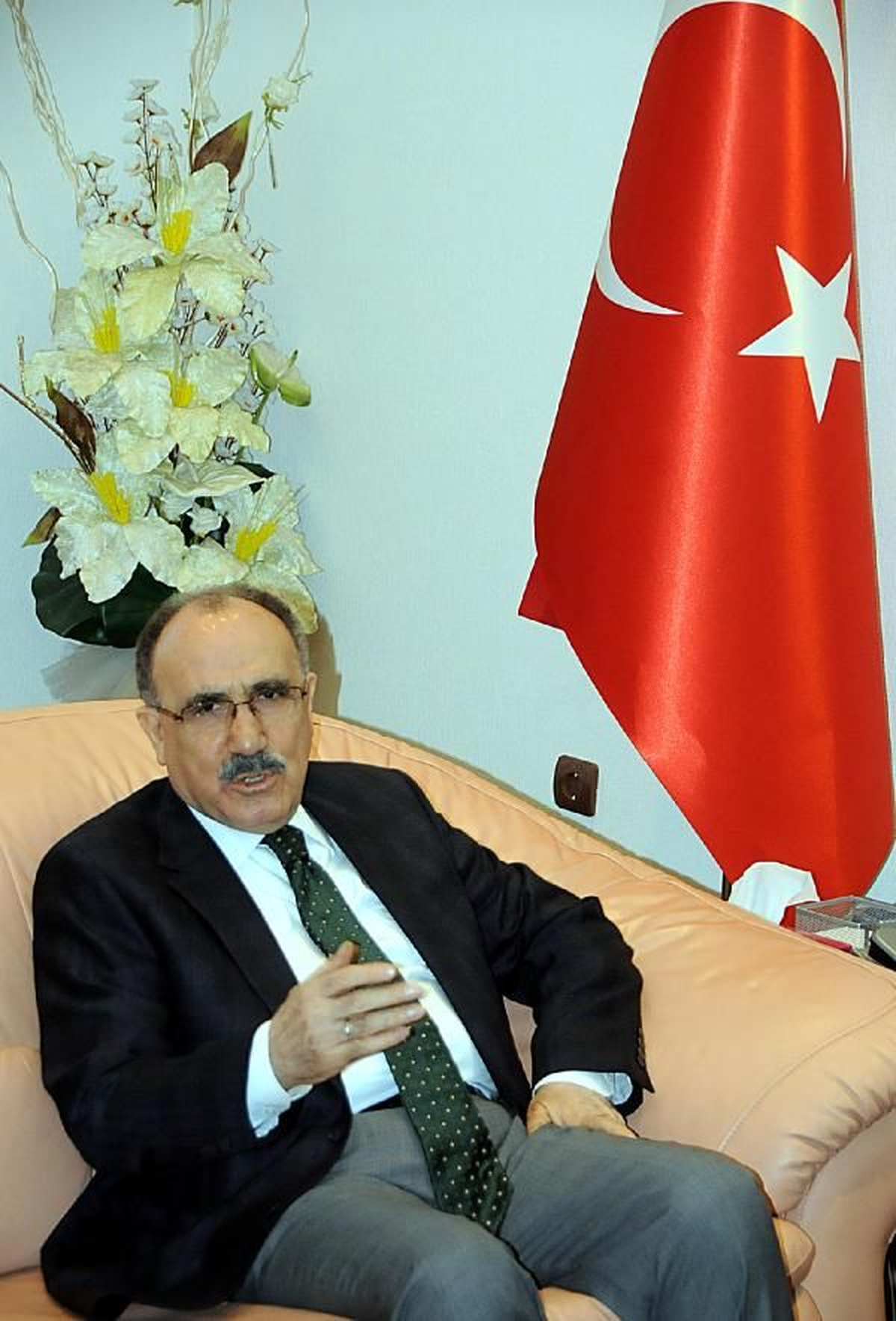 "Milletvekillerin Akiller Gibi Gezmesi Yeni Değil"