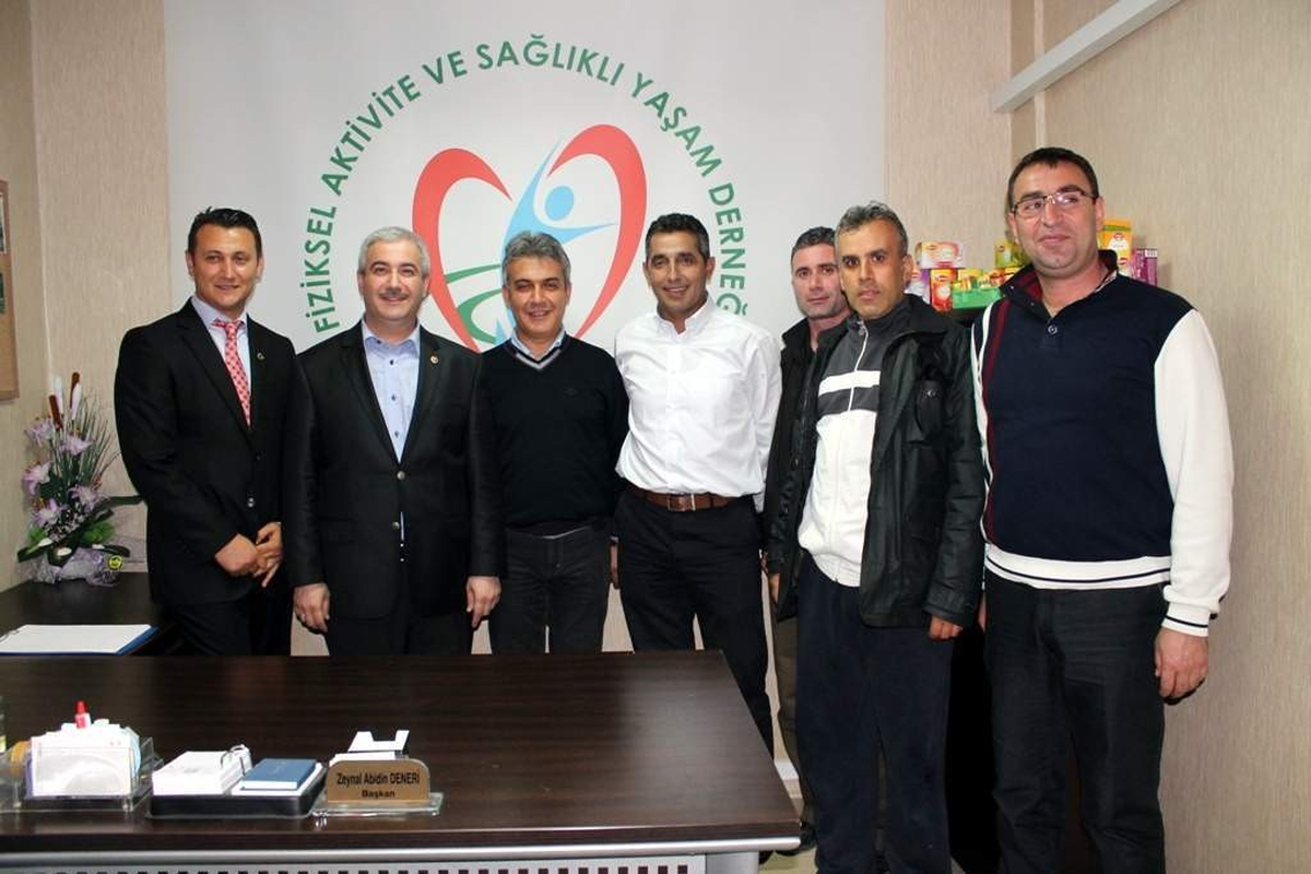 Murtaza Yetiş\'ten Sağlıklı Yaşam Derneğine Ziyaret