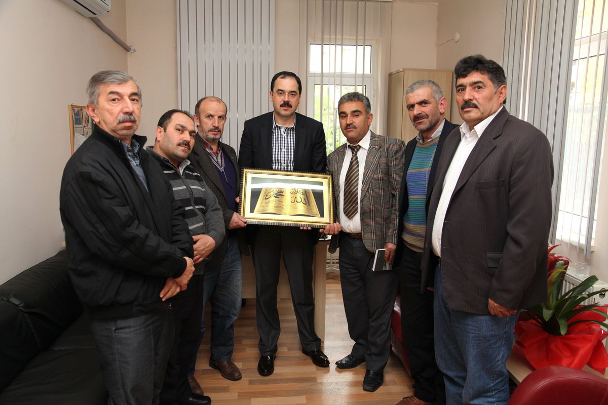 Pazarcılardan Ayaz\'a Hediye