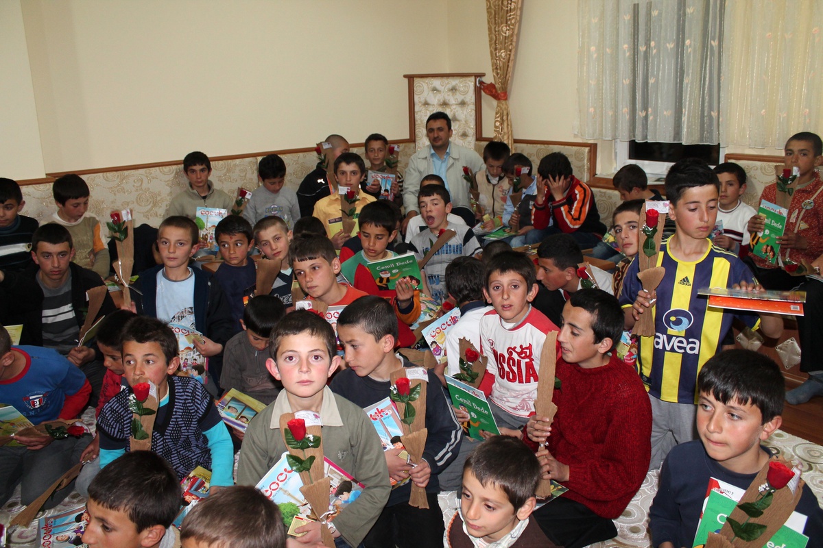 Pazaryolu İlçe Müftüsünden Miniklere Ziyaret
