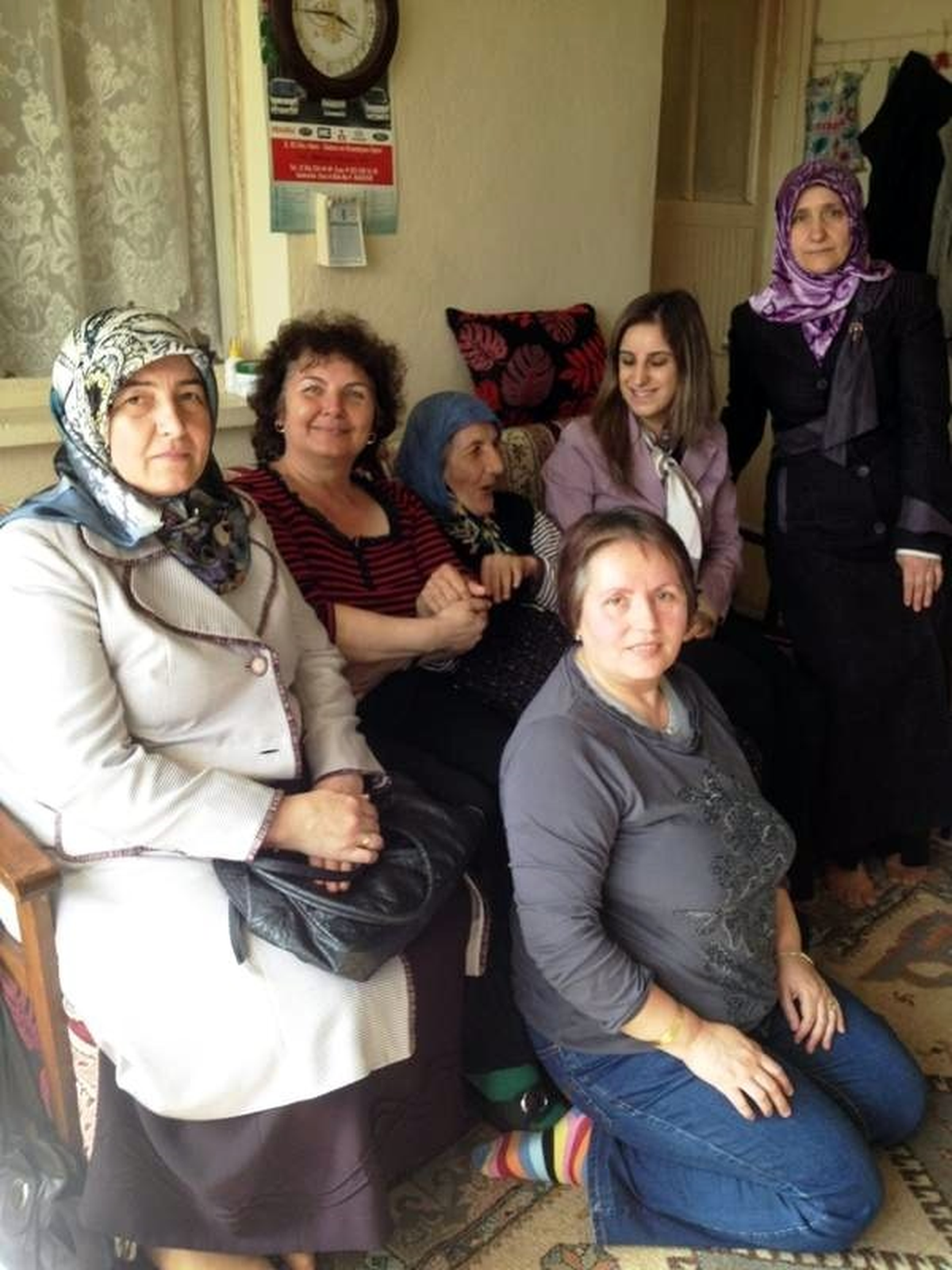 Protokol Eşleri Gönül Aldı