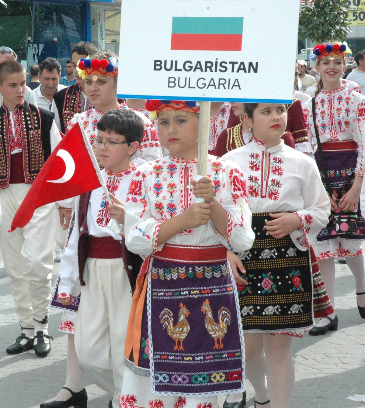 Sakarya 9\'uncu Uluslararası Egemenlik Haftası Halk Oyunları Festivali Başlıyor