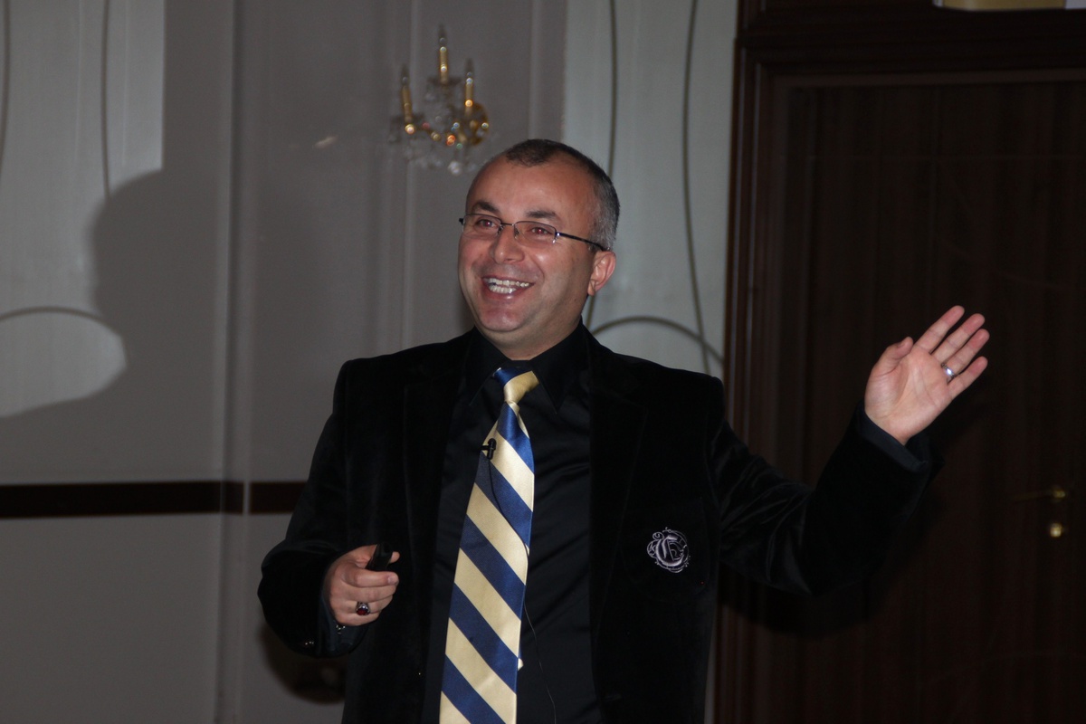 Sapanca\'da "Etkili İletişim ve Beden Dili" Semineri