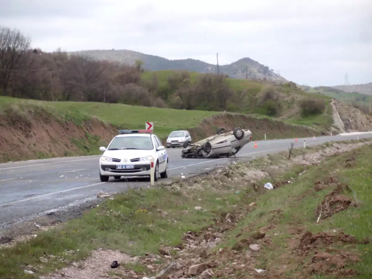 Tavşanlı'da Trafik Kazası: 4 Yaralandı