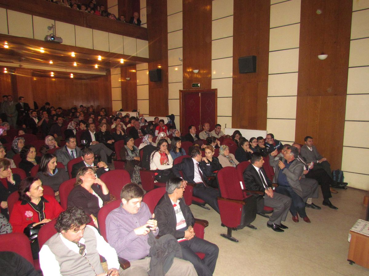 Türk Halk Müziği Konserine Yoğun İlgi