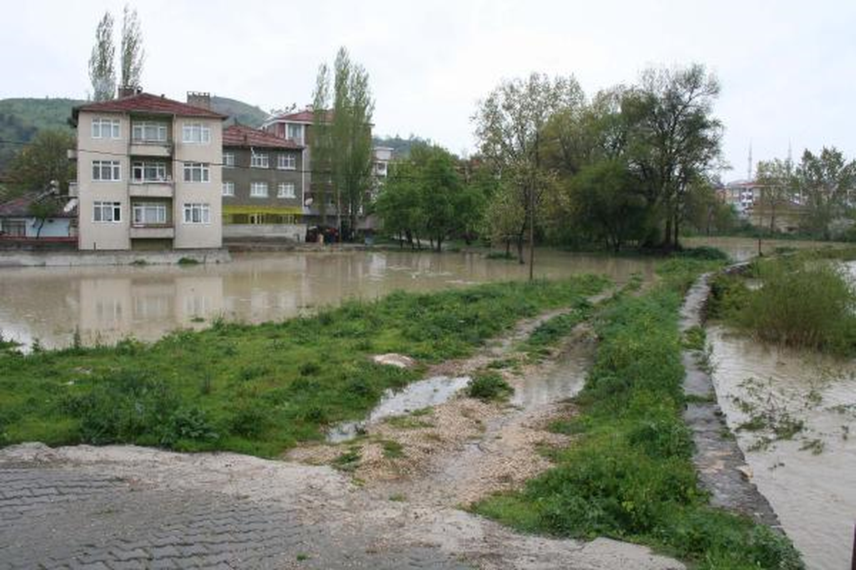 Yağmur Havza\'da Taşkına Neden Oldu