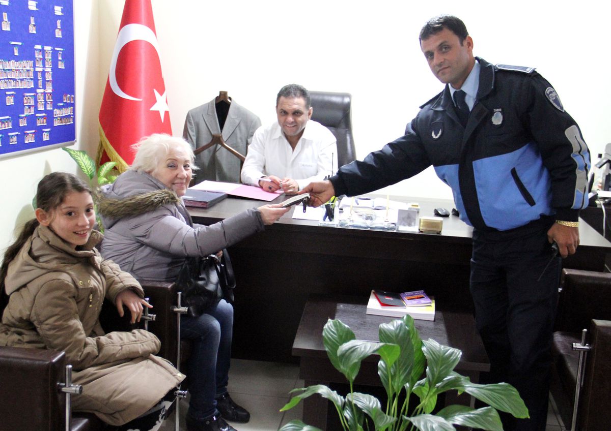 Zabıta Memurundan Örnek Davranış