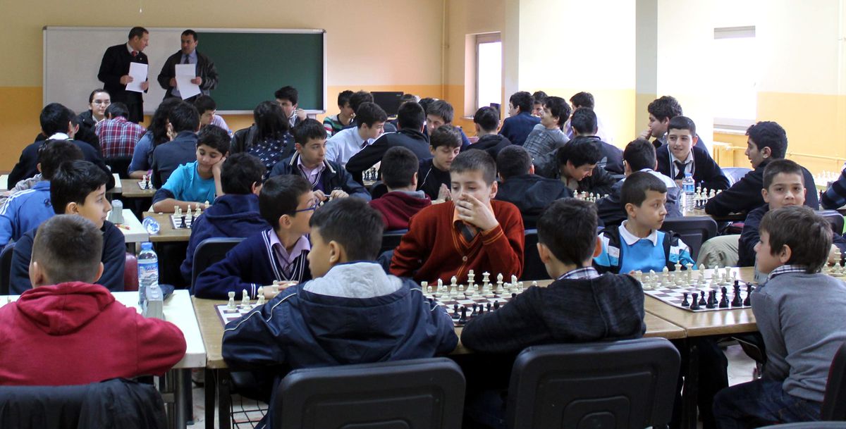 Altın Ödüllü Satranç Turnuvası Başladı