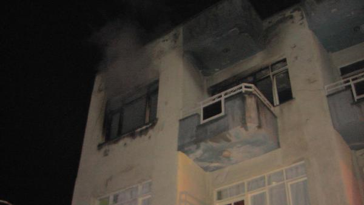 Apartmanda Çıkan Yangın Korkuttu