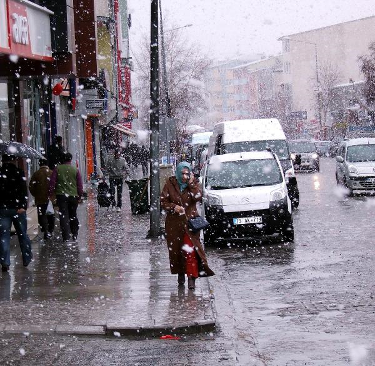 Ardahan ve Kars\'a 2 Gündür Kar Yağıyor