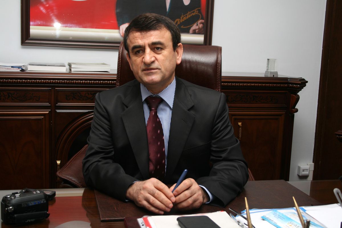 Başarılı Öğrenci ve Öğretmenlere Tatil