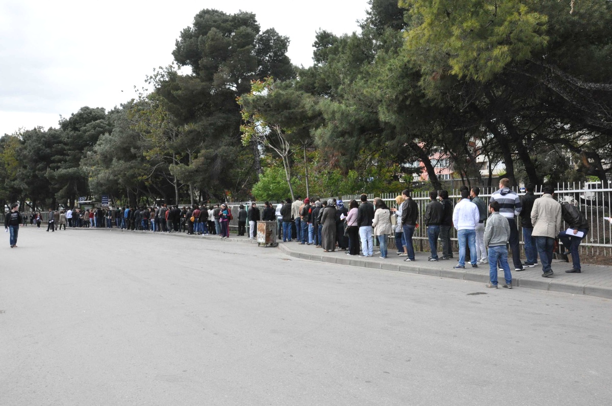 Baü Öğrencilerinin Minibüs Kuyruğu Çilesi