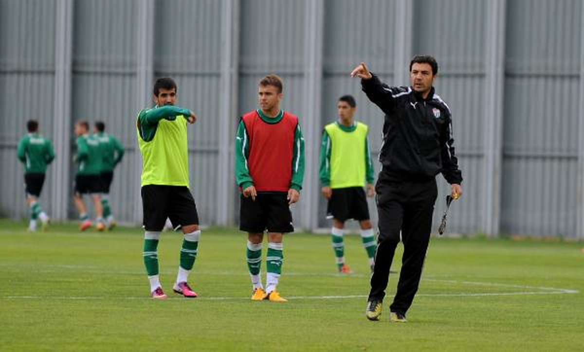 Bursaspor\'da Gençler Ayrı Çalıştı