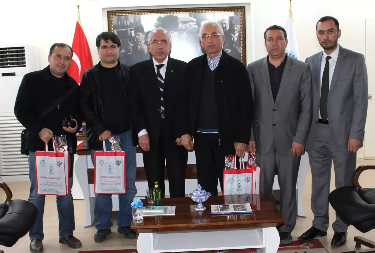 Cemiyet'ten Müftü Üskülüplü'ye 'Kutlu Doğum' Ziyareti