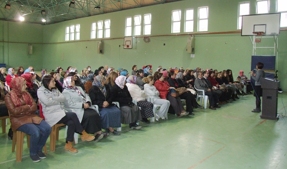 Çınarcık'ta Aile İçi İletişim Semineri