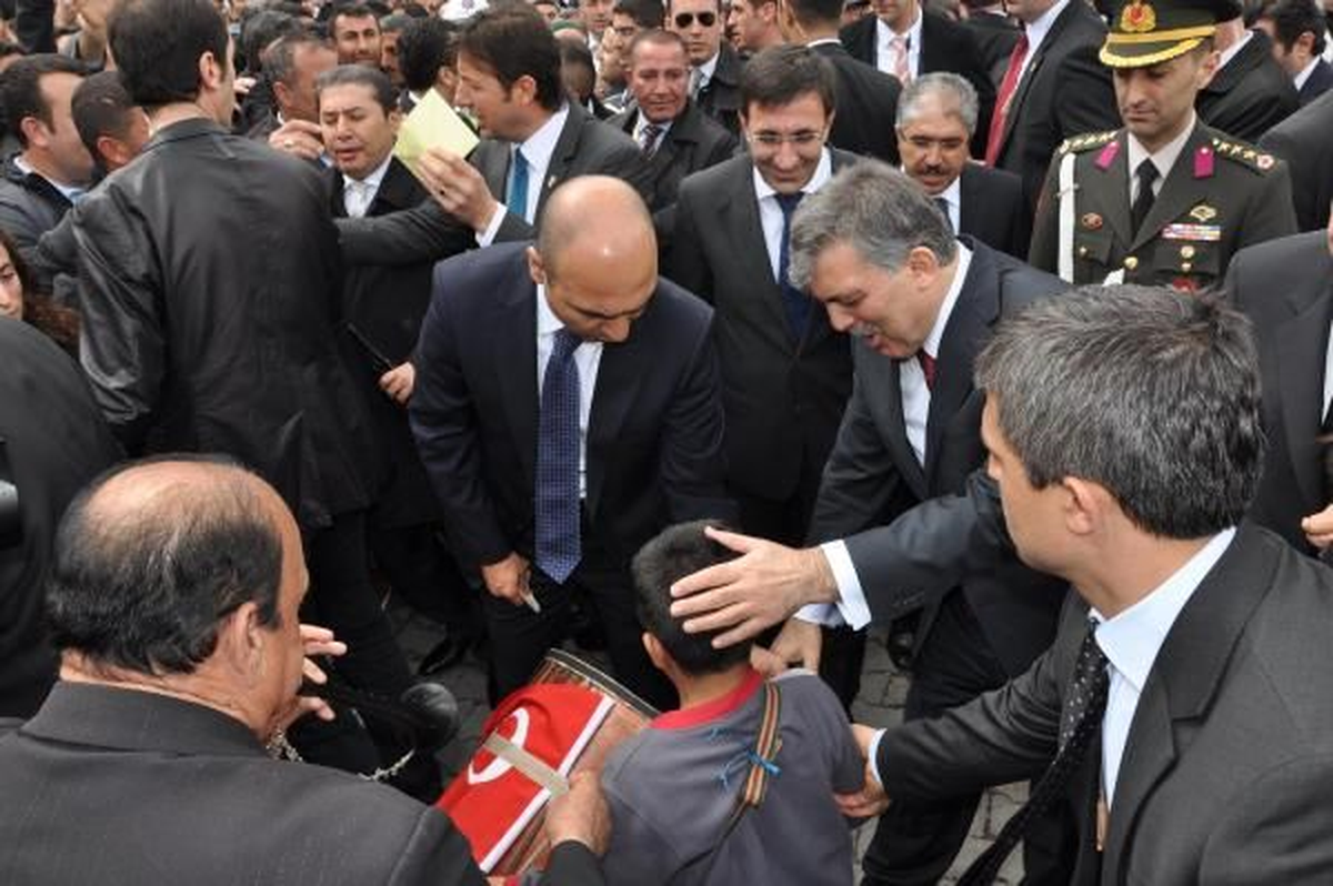 Cumhurbaşkanı Gül, Muş\'ta."Hepimiz Geniş, Yüksek Demokratik Standartları İçerisinde Bu Ülkenin...