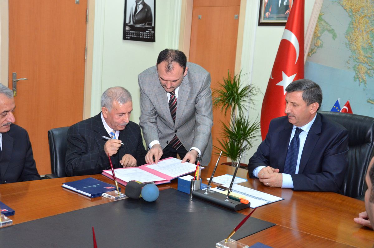 Eğitime Hayırsever Katkısı Devam Ediyor