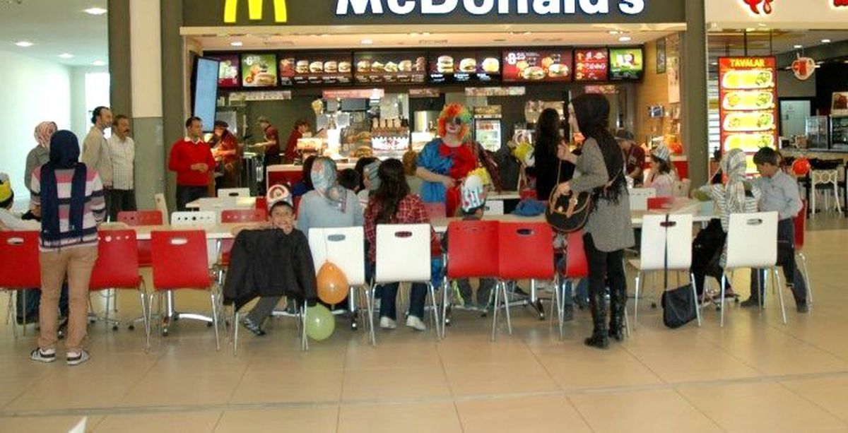 Emet Myo Öğrencilerinden Şefkat Eli