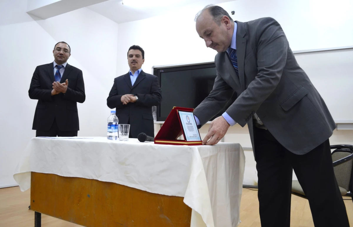 Gediz Anadolu Lisesi\'nde "Kariyer Günleri" Söyleşisi