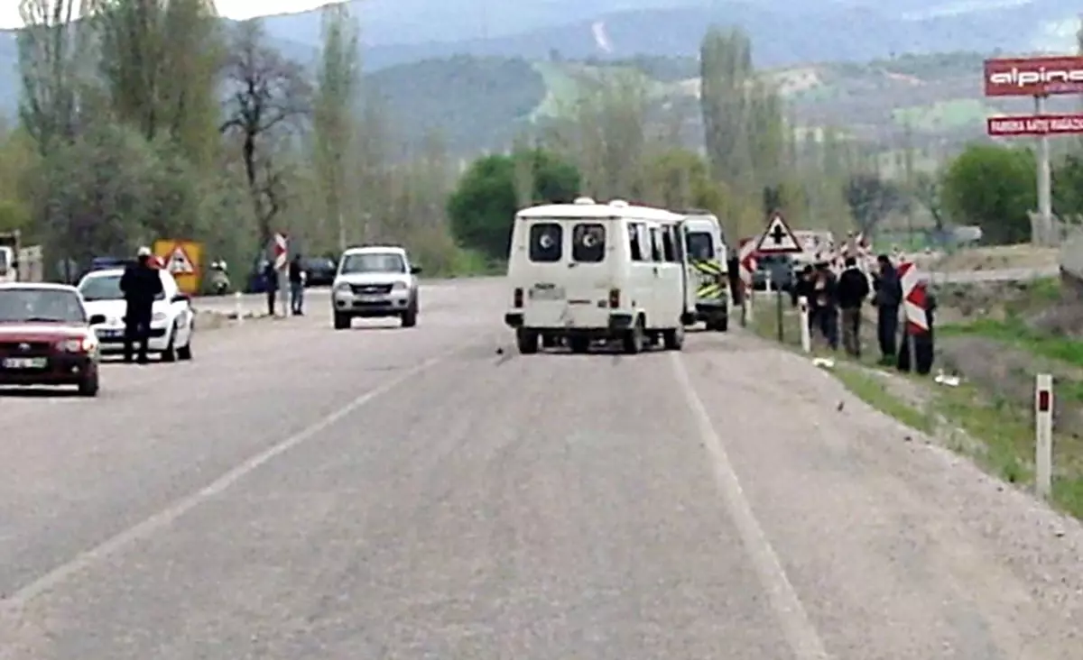 Gediz\'de Zincirleme Trafik Kazası: 11 Yaralı