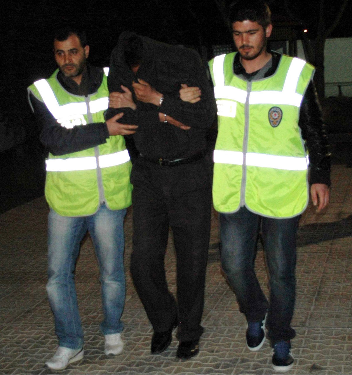 Hırsız Önce Güvenlik Kamerasına, Sonra Polise Yakalandı