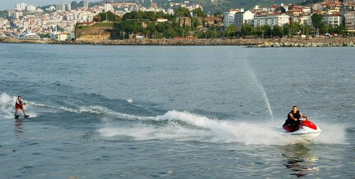 Jet Ski\'yi De, Kendilerini De Yaktılar