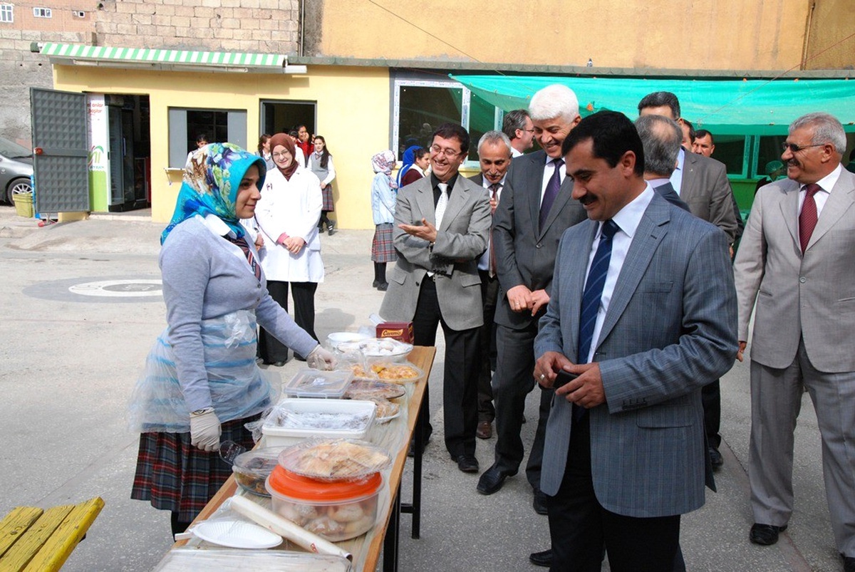 Kız Meslek Lisesi Çok Amaçlı Toplantı Salonu Açıldı
