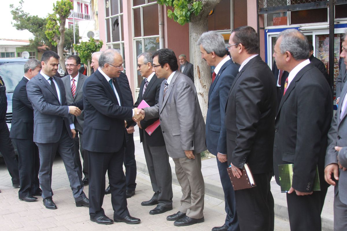 Manisa Valisi Saruhanlı\'da