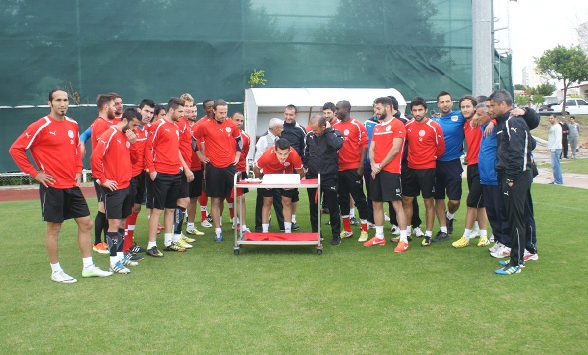 Medical Park Antalyaspor\'da Sürpriz Doğum Günü
