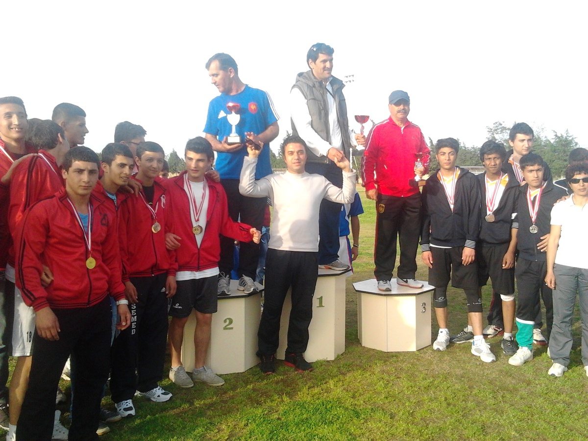 Okul Sporları Puanlı Atletizm Manisa İl Birinciliği Müsabakaları Renkli Geçti