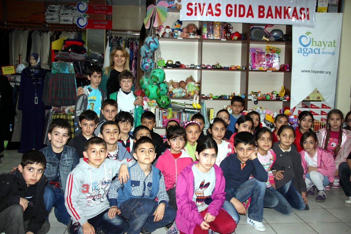 Okullar, Gıda Bankası\'na Destek Oluyor