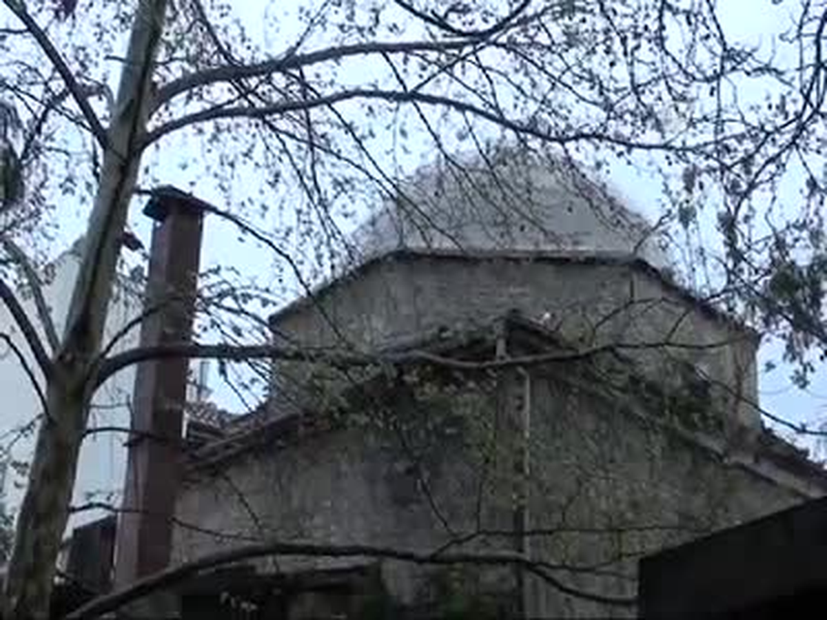 Cami Avlusunu Meyhaneye Çevirdiler