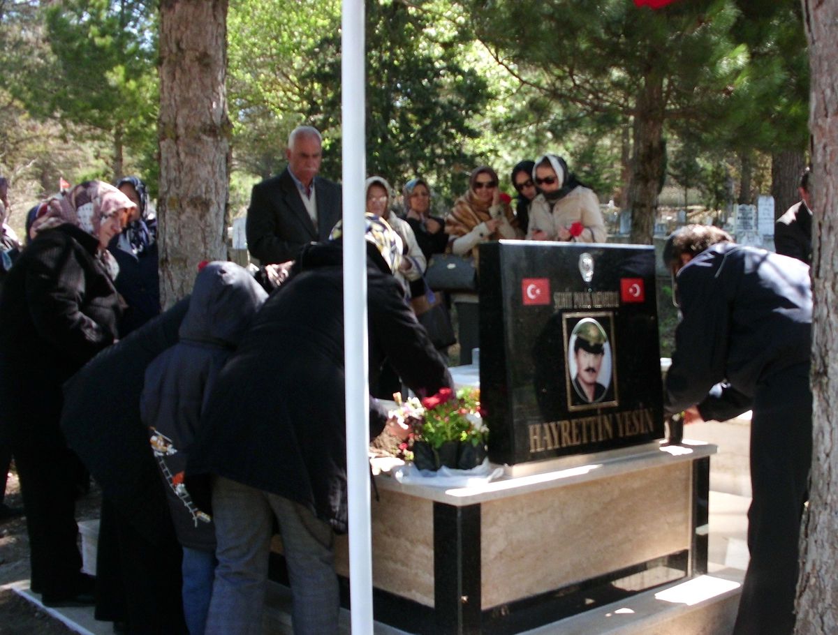Şehit Yesin Kabri Başında Anıldı