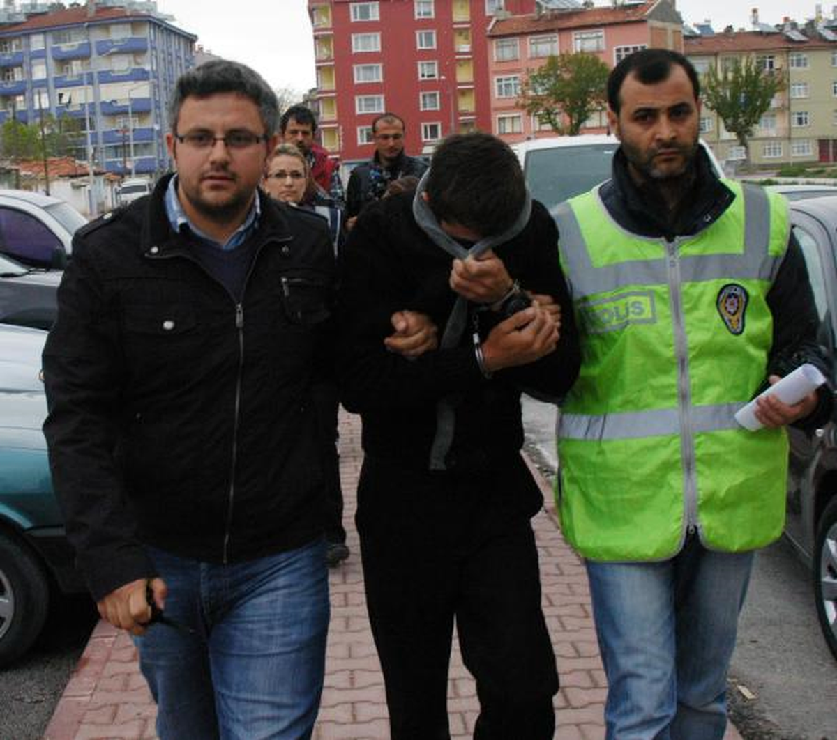 Sevgililer, Kuyumcudan Yüzük Çalarken Yakalandı
