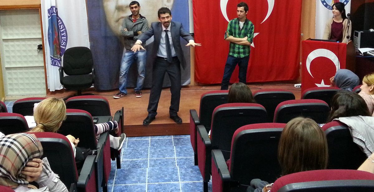 "Şu Bedenin Dili Olsa da Konuşsa" Konulu Konferans
