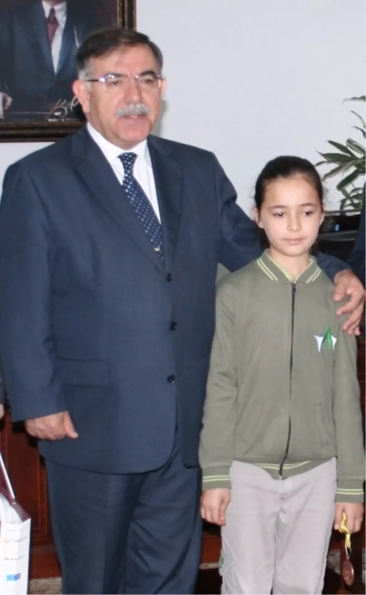 Zeynep Coşkun'a Validen Altın