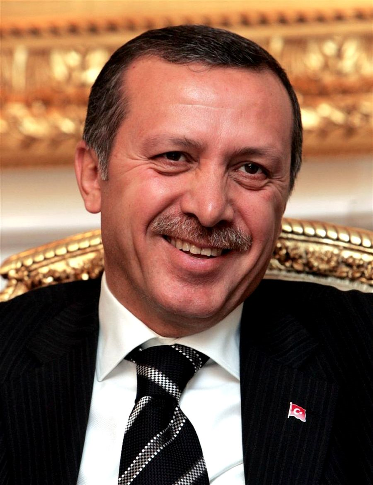 AK Parti Genel Başkanı ve Başbakan Recep Tayyip Erdoğan, "Anamuhalefet, \'Barışı Kim İstemez\' Diyor."