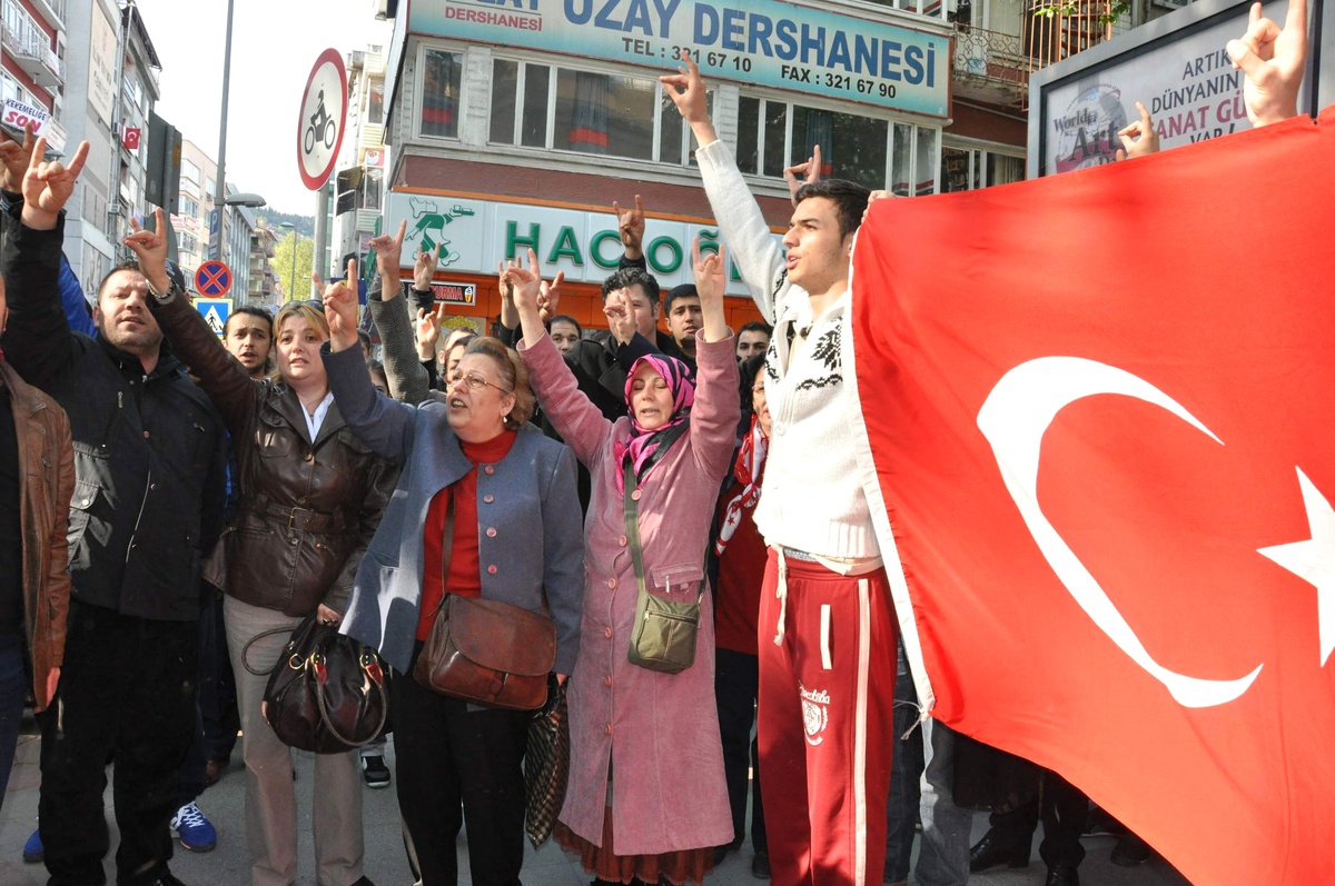 Akil İnsanlar Parti Ziyaretlerini İptal Etti