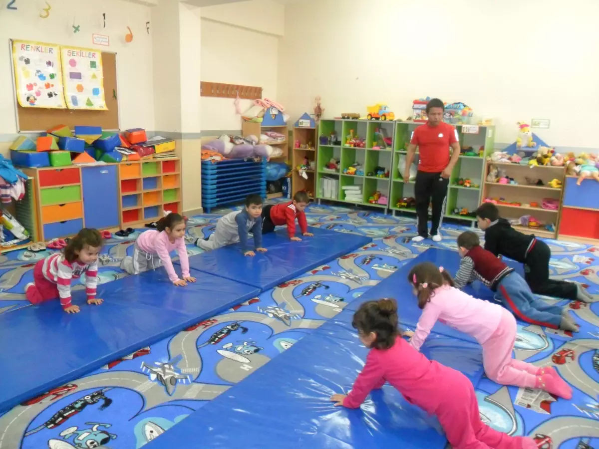 Anaokulu Öğrencilerine Jimnastik Eğitimi