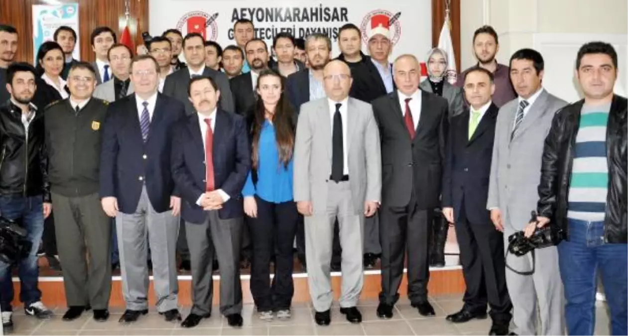 Afyon\'da Dijital Gazetecilik Eğitimi