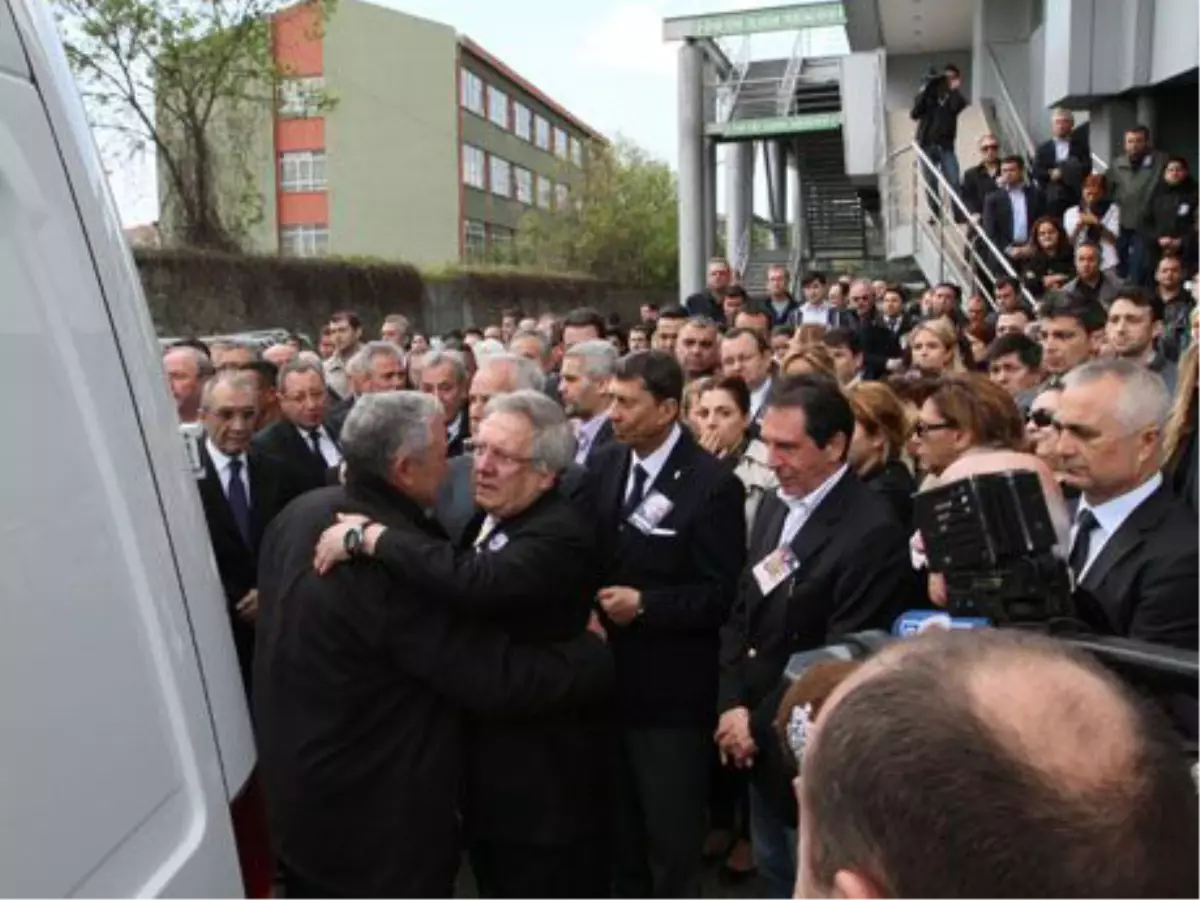 Aziz Yıldırım\'ın Gözyaşları Sel Oldu