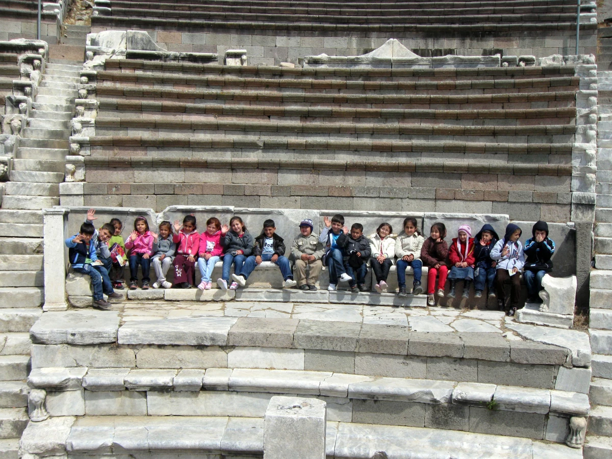 Bergama\'da Öğrencilere Unesco Eğitimi