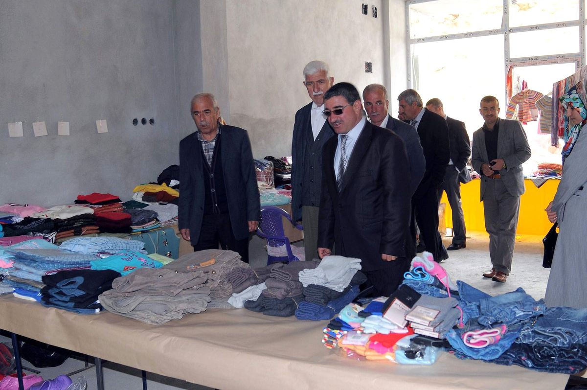 Çelikhan\'da Muhtaç Öğrenciler Yararına Kermes