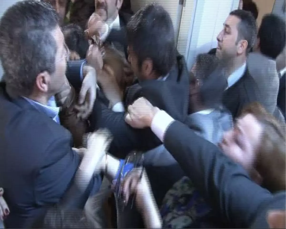 CHP\'li Başkan\'a Yumruklu Saldırı