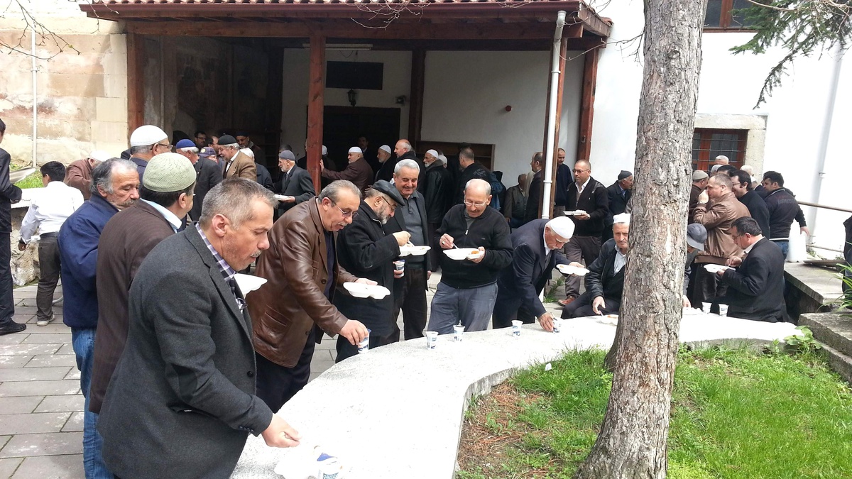 Cuma Namazı Sonrası Vatandaşlara Pilav İkramı