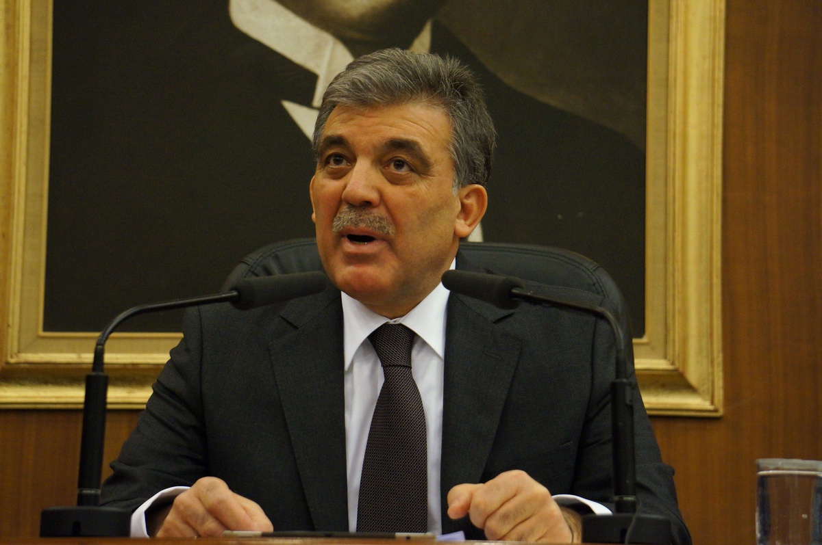 Cumhurbaşkanı Gül: "Turgut Özal\'ın Ölümüyle İlgili Şüphelerin Gitmesi Gerekir"