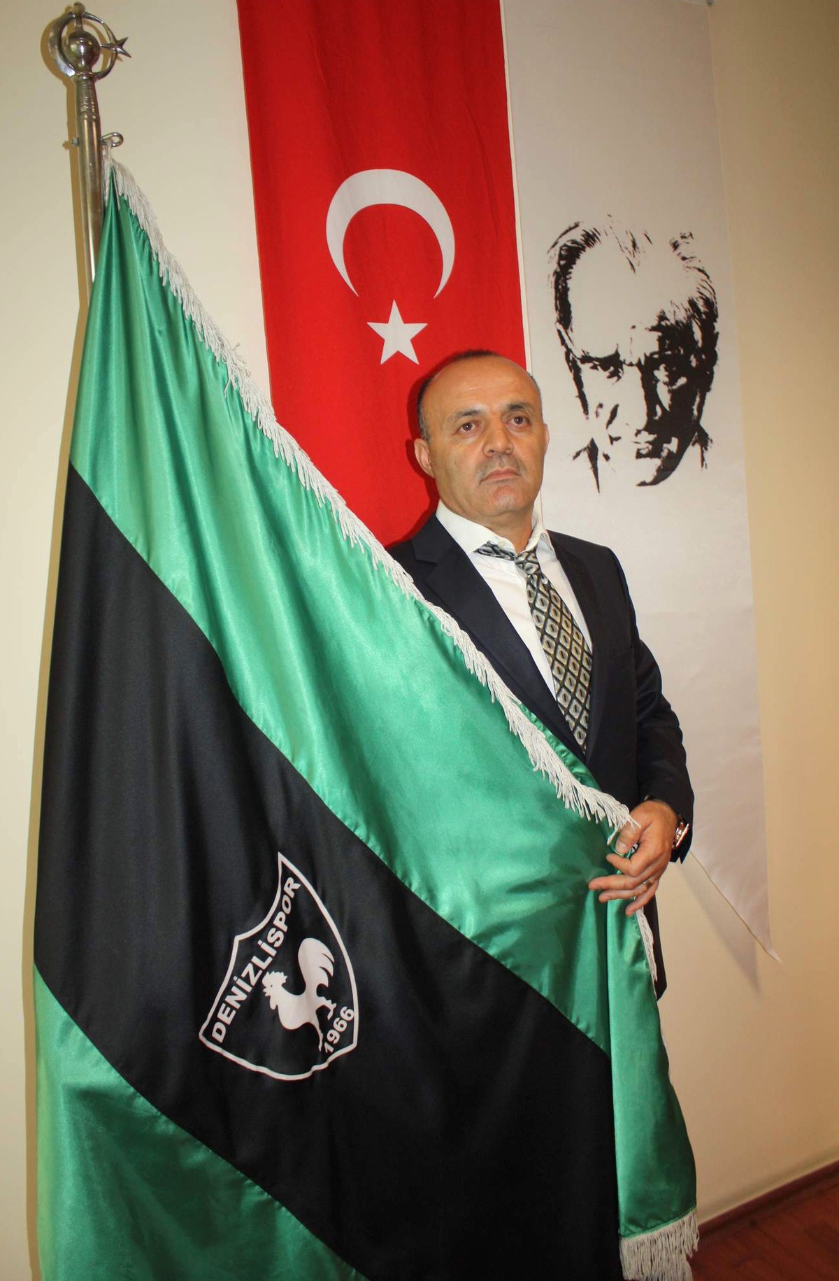 Denizlispor\'da Teknik Direktörülük Görevine Özcan Bizati Getirildi